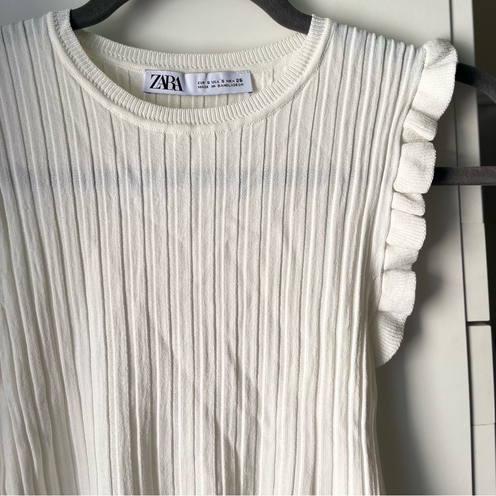 🌟2/$14🌟 Zara Cropped Ruffle Frilly Sleeveless Blouse